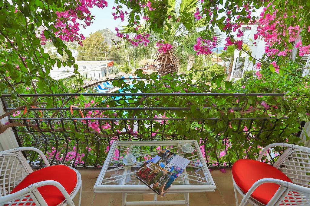 Sunny Garden Nilufer Hotel Turgutreis Bagian luar foto