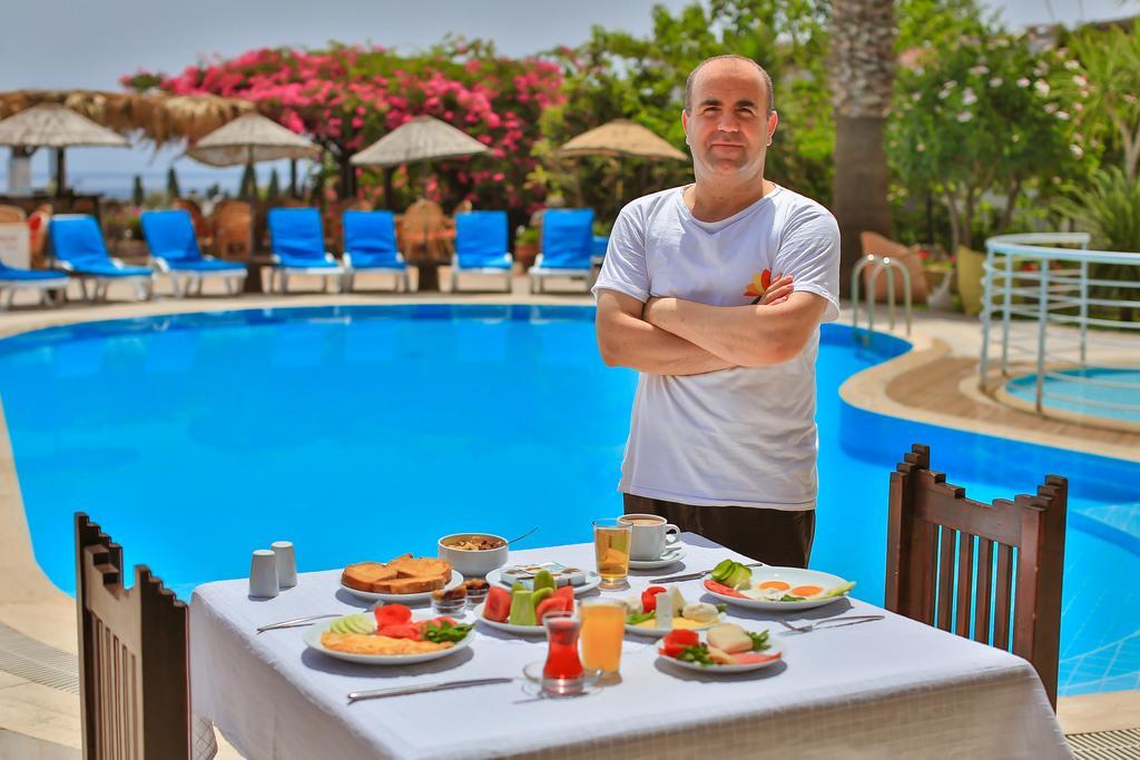 Sunny Garden Nilufer Hotel Turgutreis Bagian luar foto